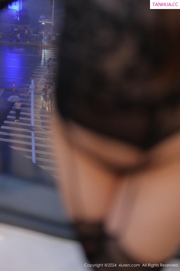   [XiuRen]高清写真图 2024.07.10 No.8831 蛋蛋宝 黑丝美腿第9张图片